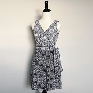 NWOT Tommy Hilfiger Navy Pattern Classic Wrap Dress